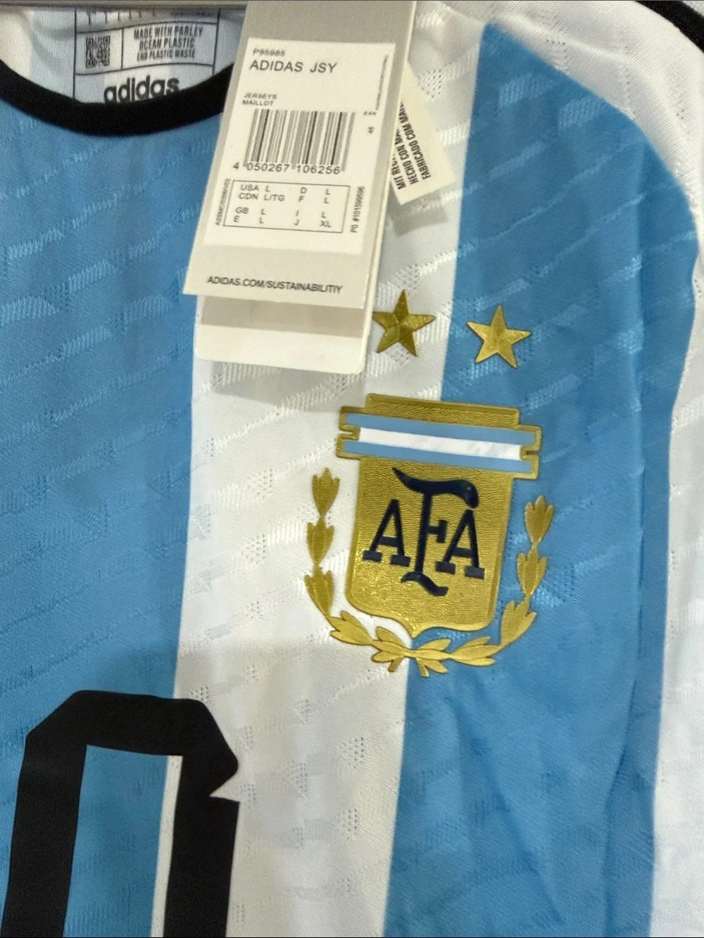 Authentic unisex  Argentina Lionel Messi #10 Soccer Jersey - White & Sky Blue